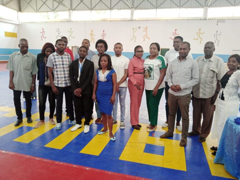 foto de família por ocasião da eleição da Comissão sindical da Empresa