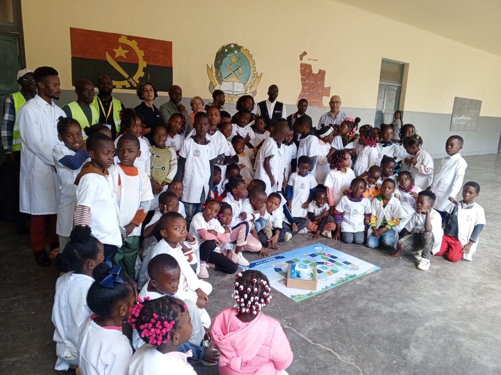 A ADP internacional, em parceria com a EPASHuíla, promoveu uma actividade de sensibilização e educação alusiva ao Dia Mundial da Água com os alunos da Escola Primária nº 62 do Lubango. A actividade decorreu esta quinta feira, 12 de Março de 2026.